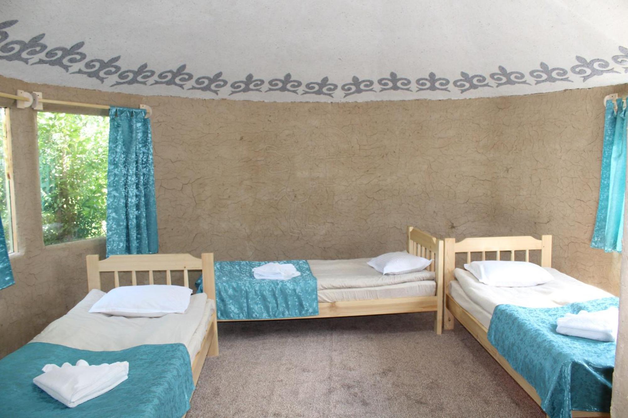 Guest House Emily Bokonbayevo 外观 照片