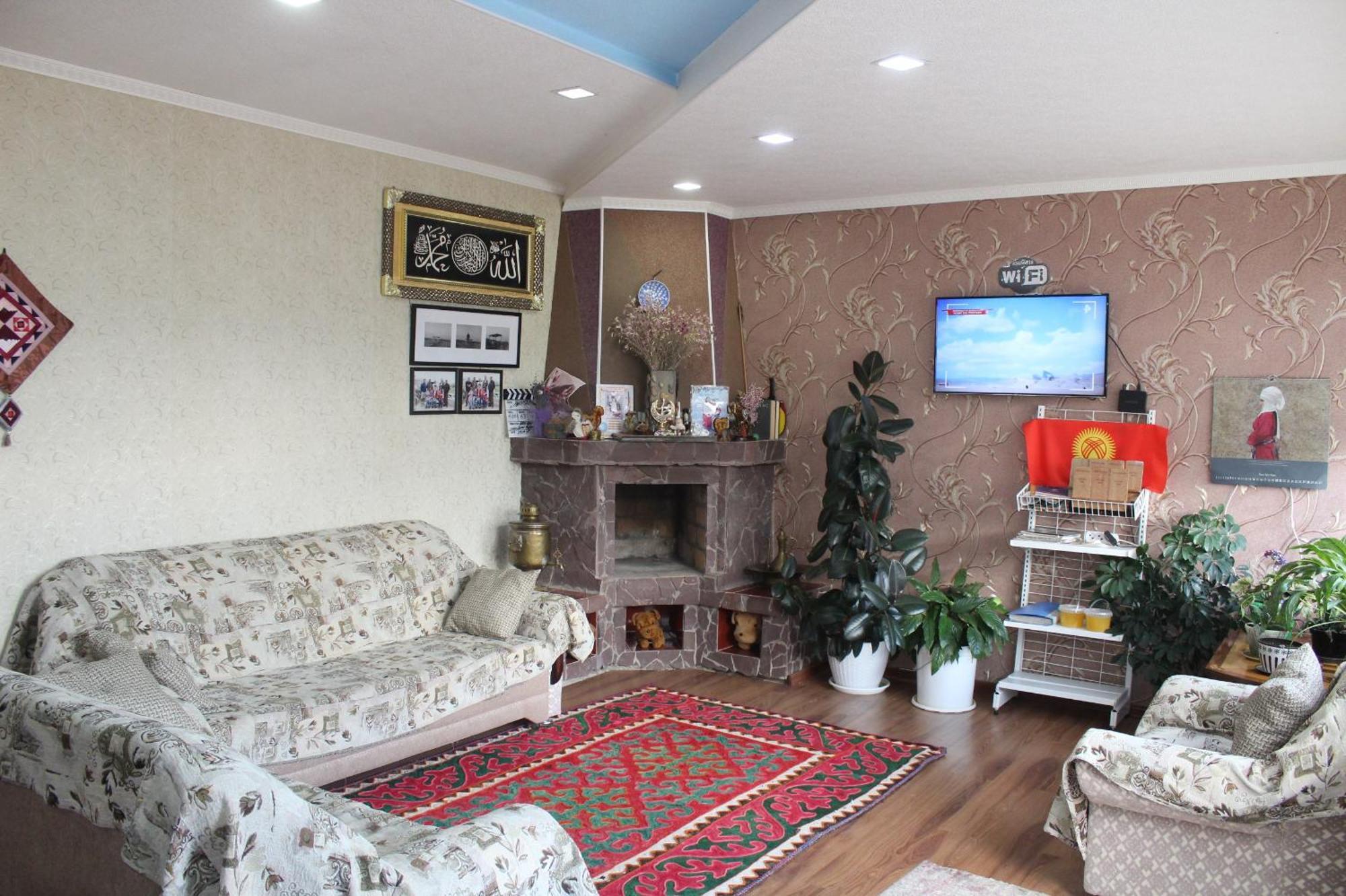 Guest House Emily Bokonbayevo 外观 照片