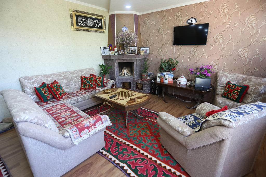 Guest House Emily Bokonbayevo 外观 照片