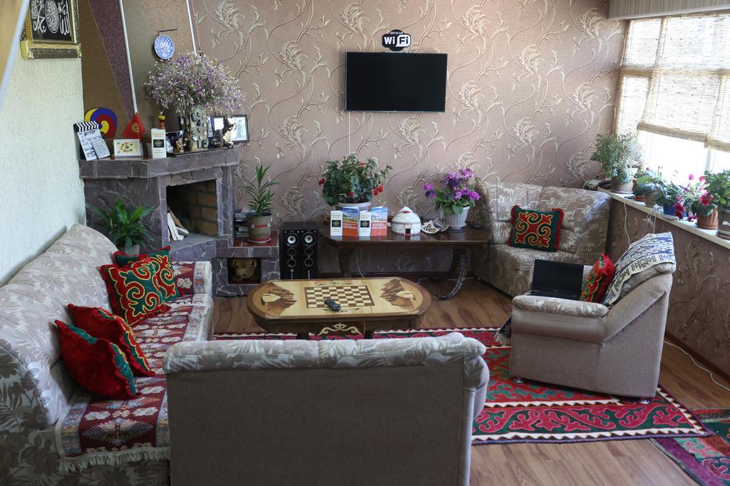Guest House Emily Bokonbayevo 外观 照片